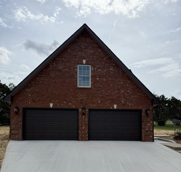 Custom detached garage — 41A, Clarksville TN — Yarbrough Homes