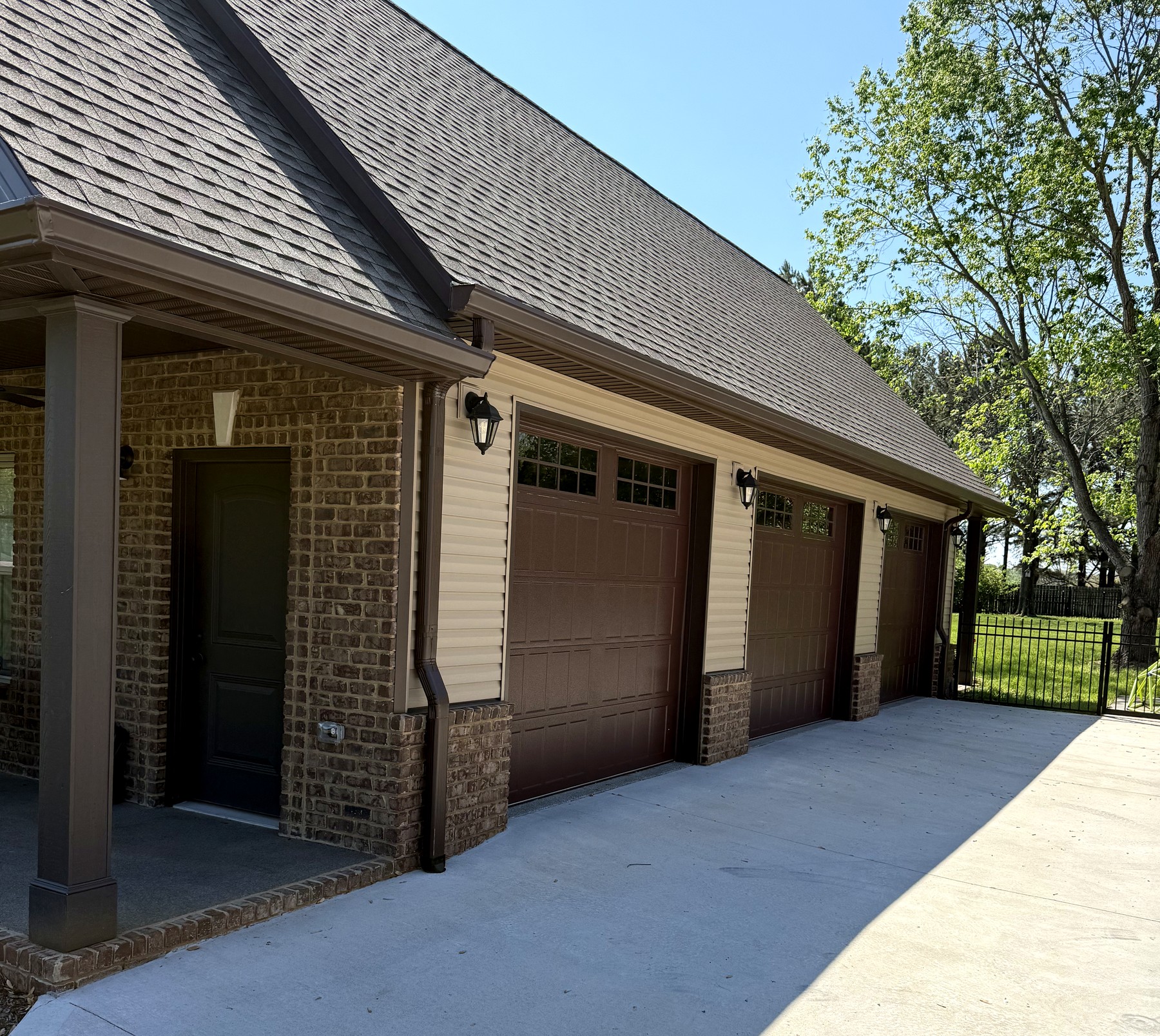Custom detached garage door and finish detail — Clarksville TN — Yarbrough Homes